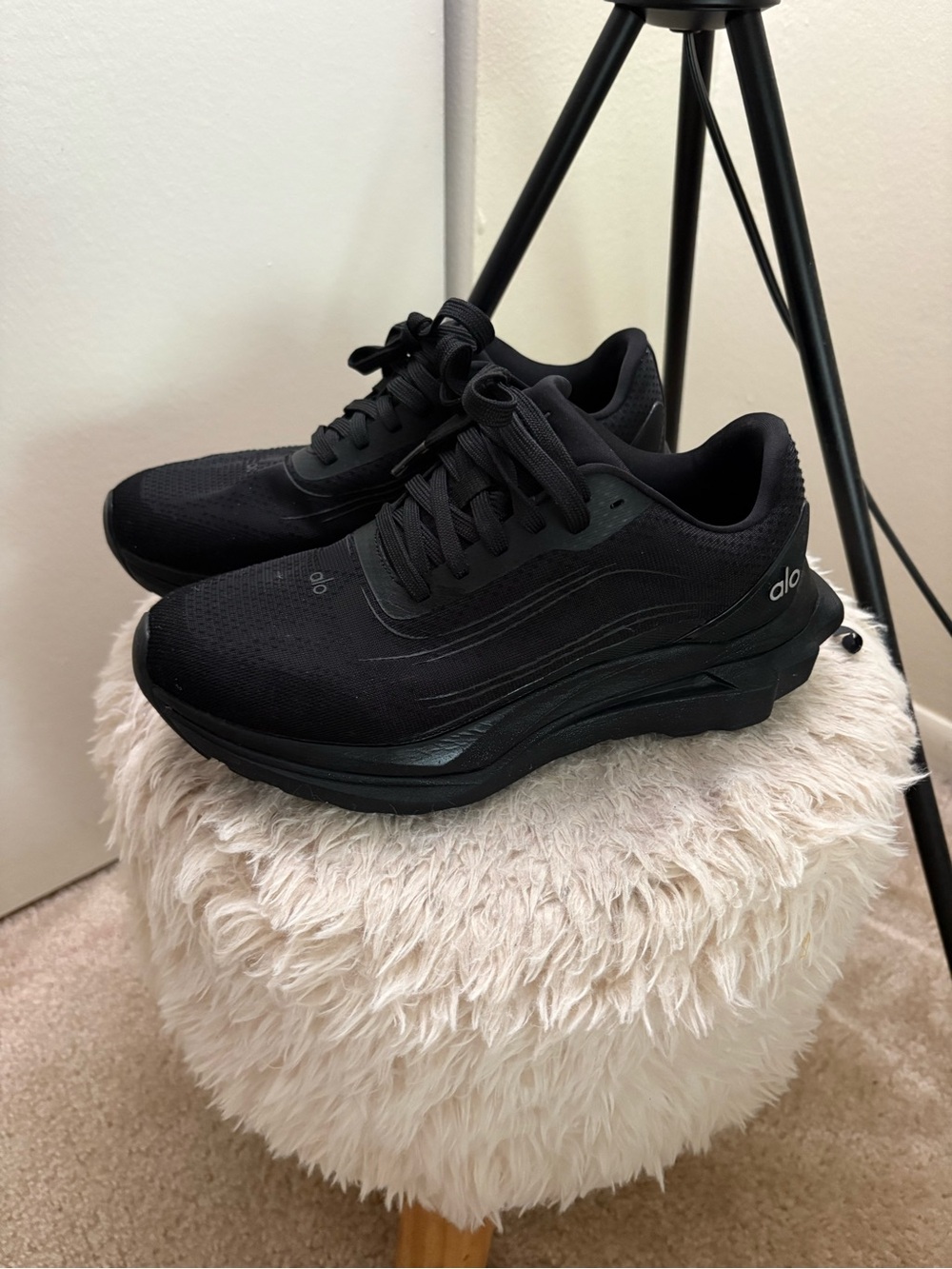 ALO Yoga Black Women's Running Sneakers